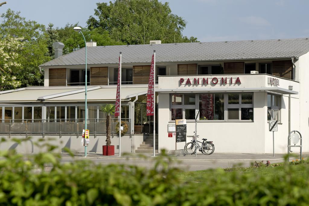 Pannonia Hotel Garni Podersdorf am See Exterior photo